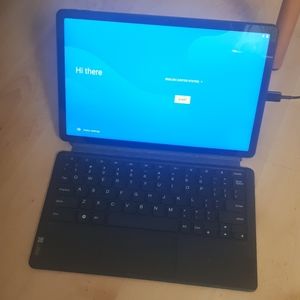 EUC Lenovo P11 Tablet, Precision Pen + Keyboard
